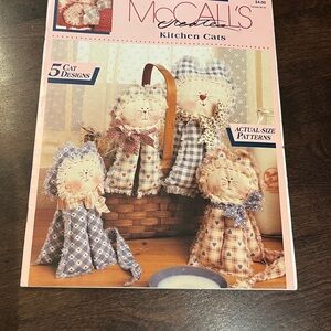 BOOK McCall's Creates Kitchen Cats Pattern Book 5 Designs Item 14159 Bilingual